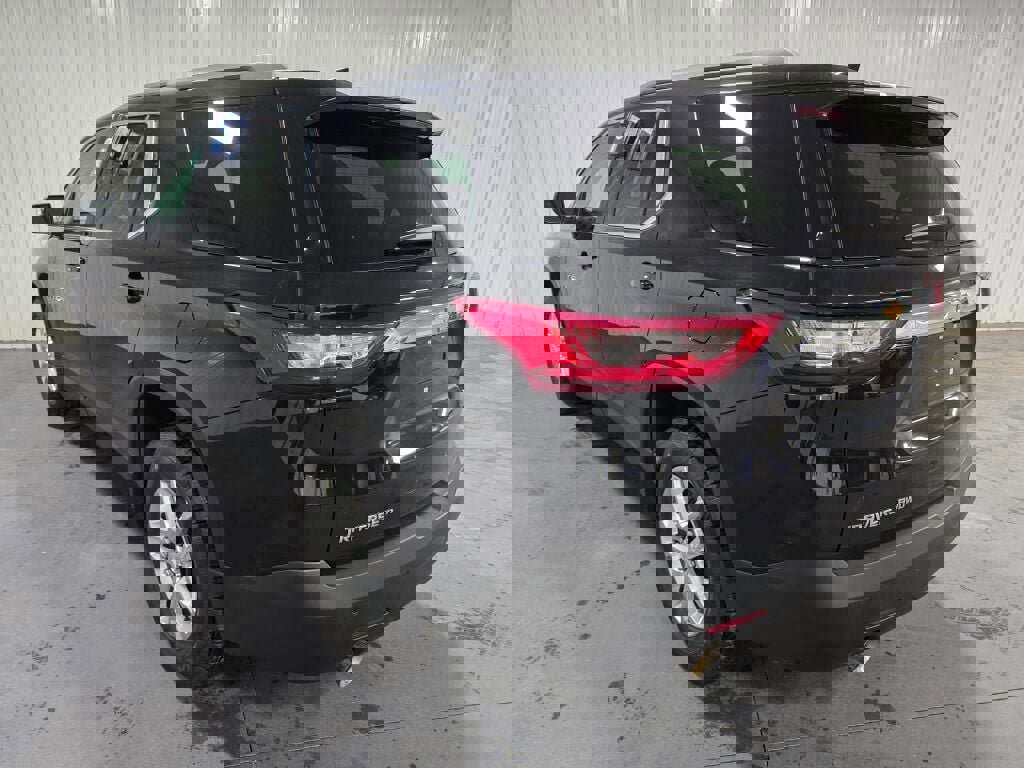 Used 2021 Chevrolet Traverse LT w/ LPO, Cargo Package image 3