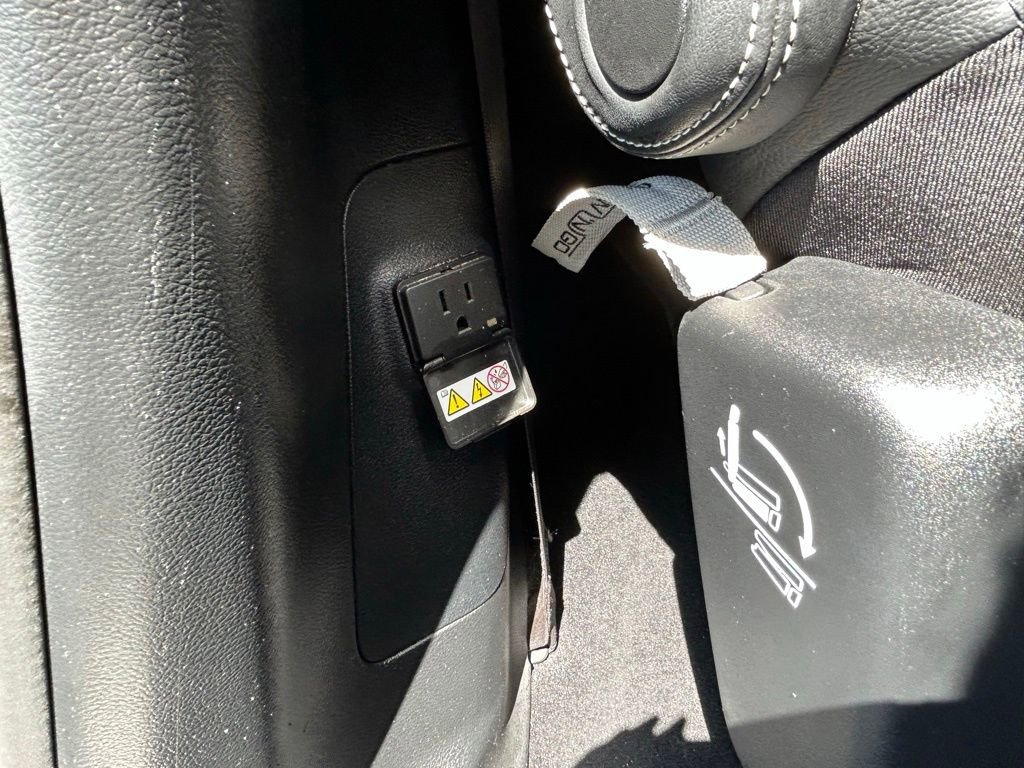 Used 2020 Chrysler Pacifica Touring-L Plus image 40