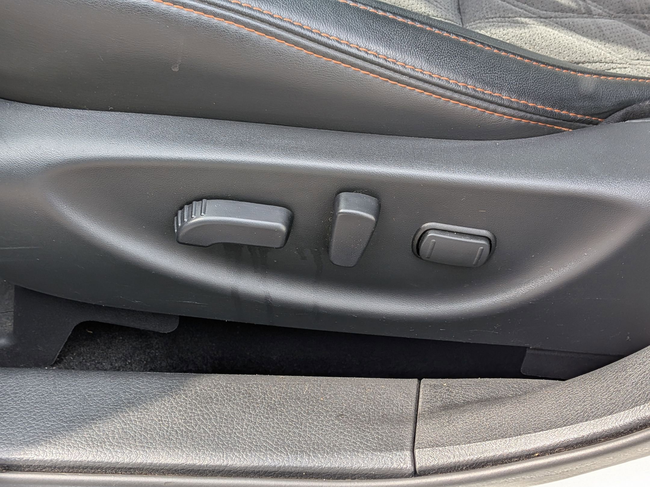 Used 2023 Nissan Maxima SR w/ Sport Mat Group FWD image 17
