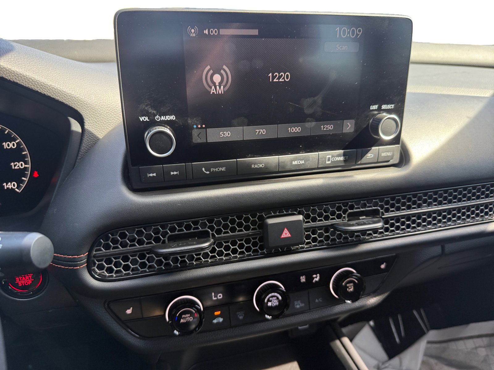 Used 2025 Honda HR-V Sport image 12