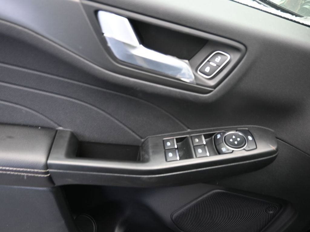 New 2026 Ford Escape SE image 16