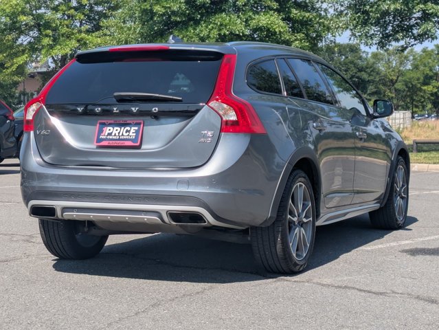 Used 2017 Volvo V60 T5 Cross Country Platinum AWD/4WD image 5