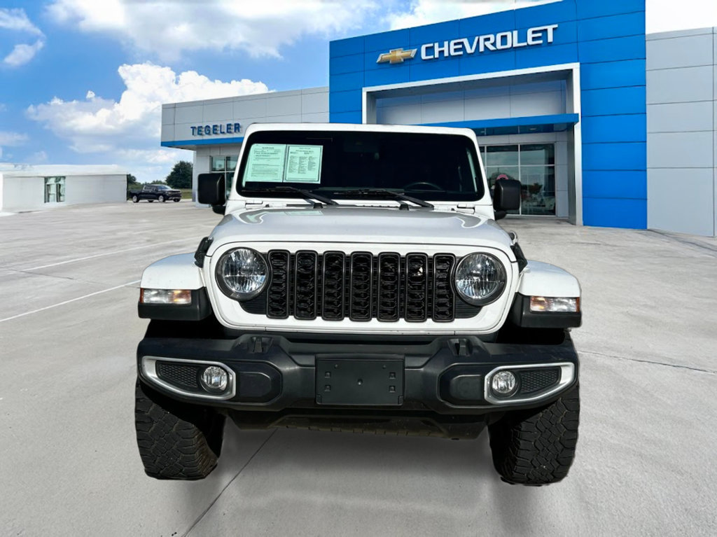 Used 2024 Jeep Gladiator Sport AWD/4WD image 2