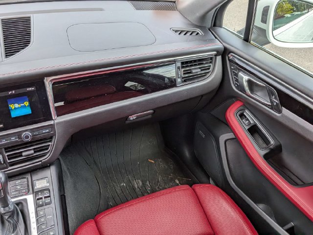 Used 2020 Porsche Macan S AWD/4WD image 16