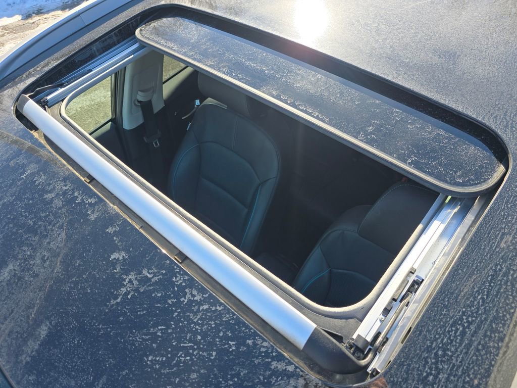 Used 2022 Kia Niro EX Premium image 3