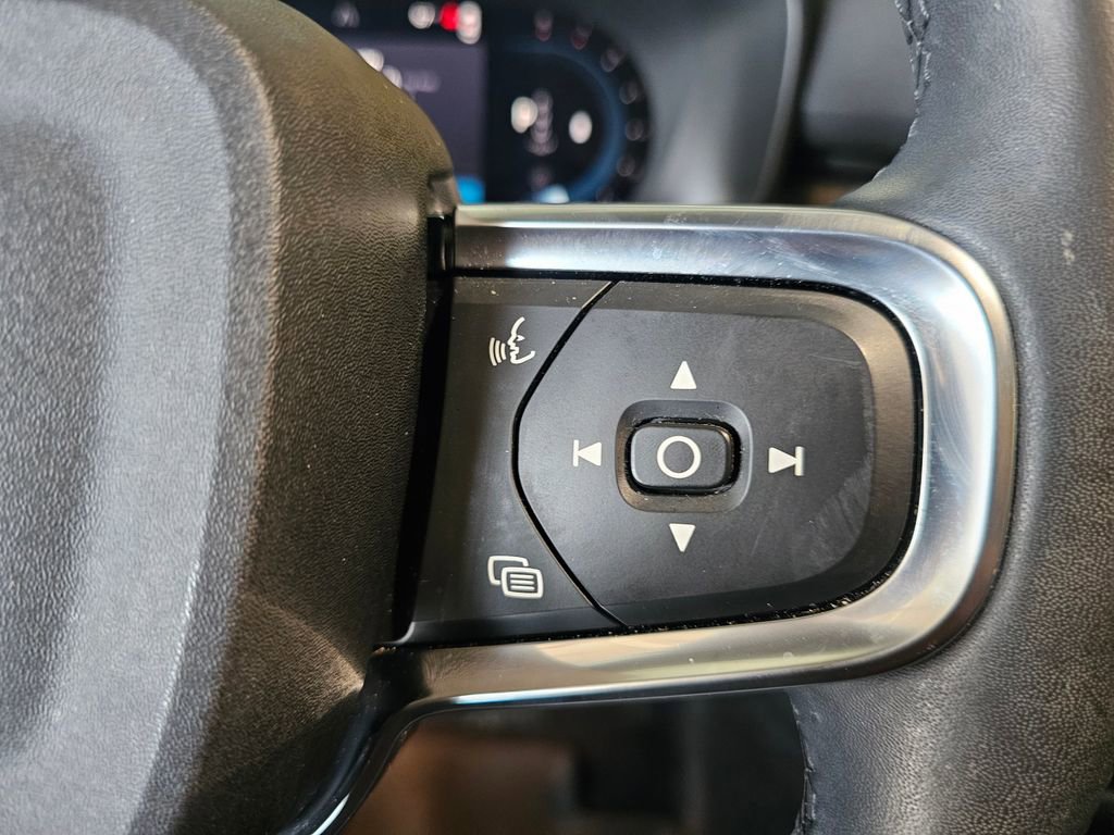 Certified 2023 Volvo XC40 B5 Plus w/ Protection Package Premier AWD/4WD image 21
