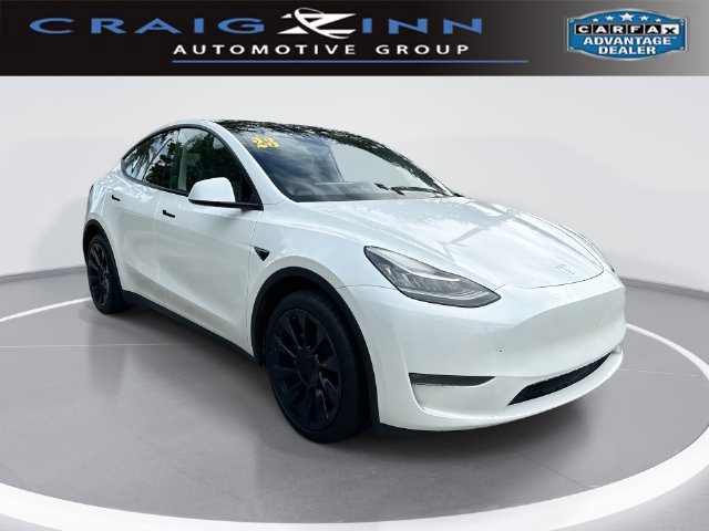 Used 2023 Tesla Model Y Long Range AWD/4WD image 1