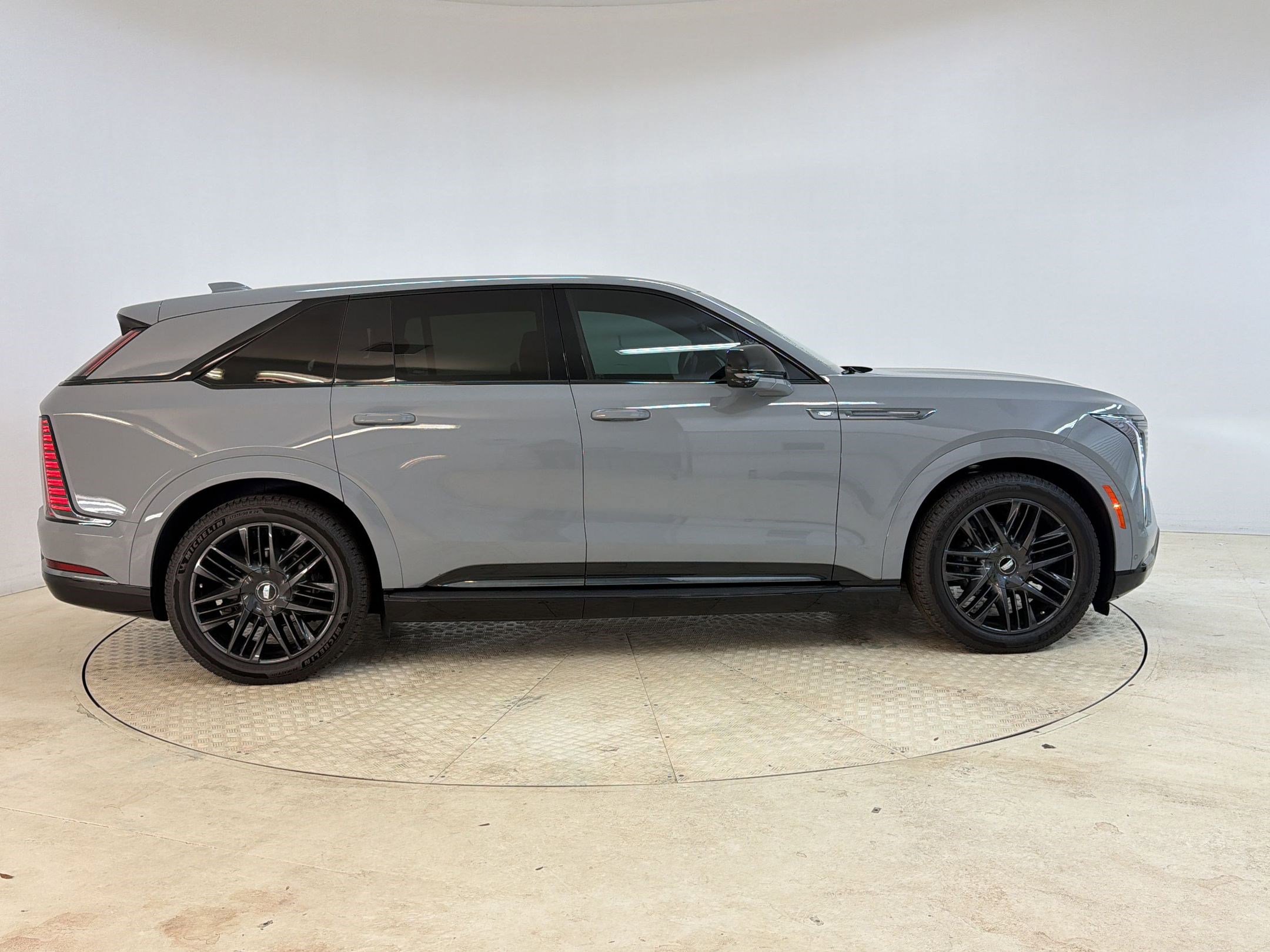 New 2026 Cadillac Escalade IQ Sport 2 w/ LPO, ONYX Package image 8