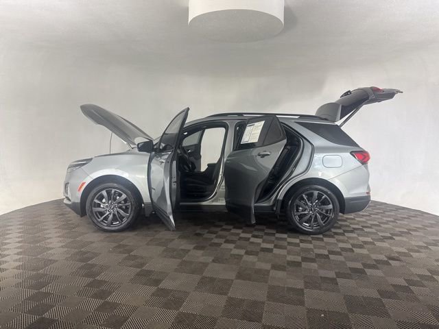 Used 2024 Chevrolet Equinox RS image 11