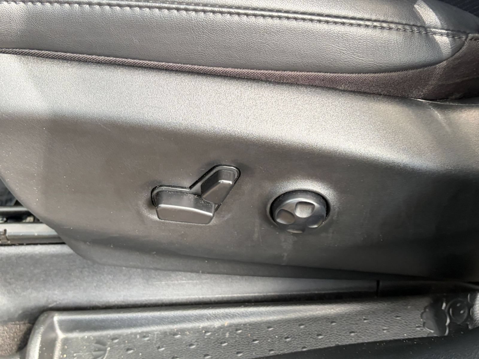 Used 2025 Chrysler Pacifica Select FWD image 22