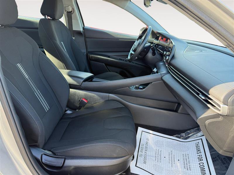 Used 2022 Hyundai Elantra SEL w/ Convenience + Premium Package image 16