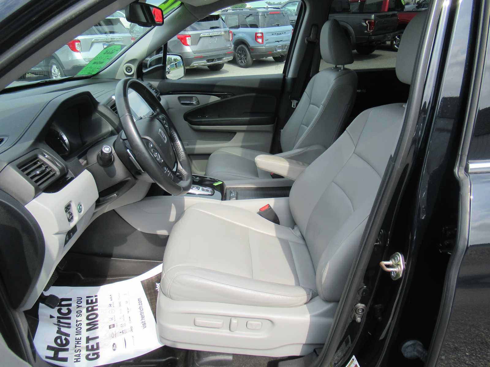 Used 2016 Honda Pilot Touring image 25