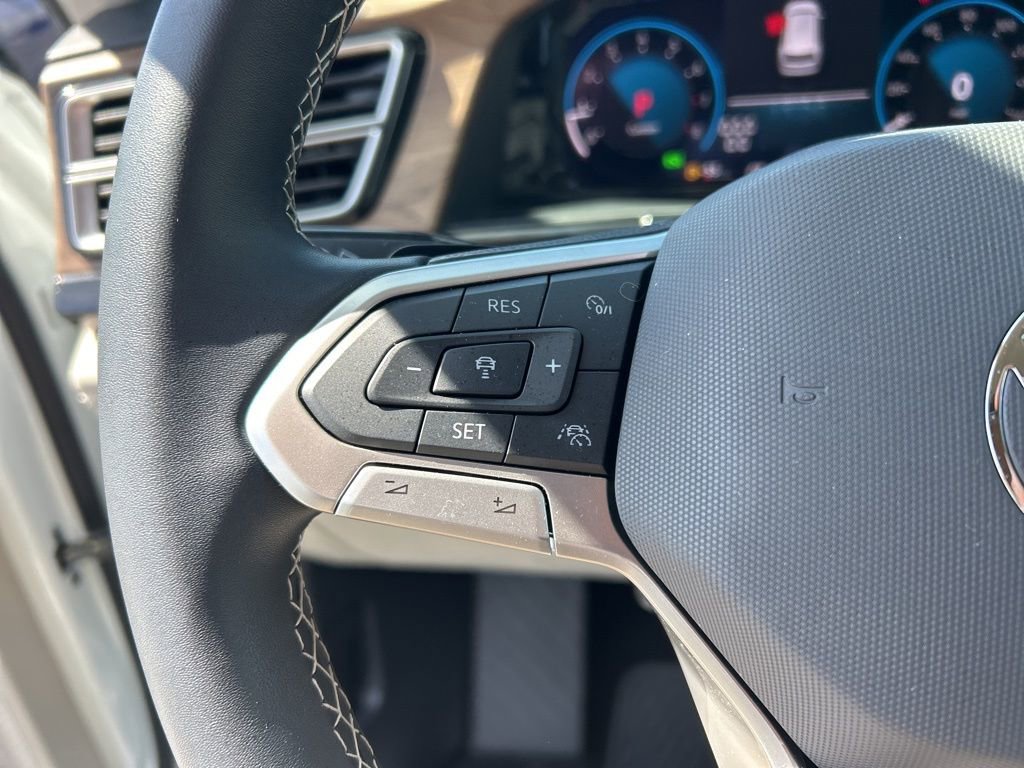 Used 2025 Volkswagen Atlas SE image 7