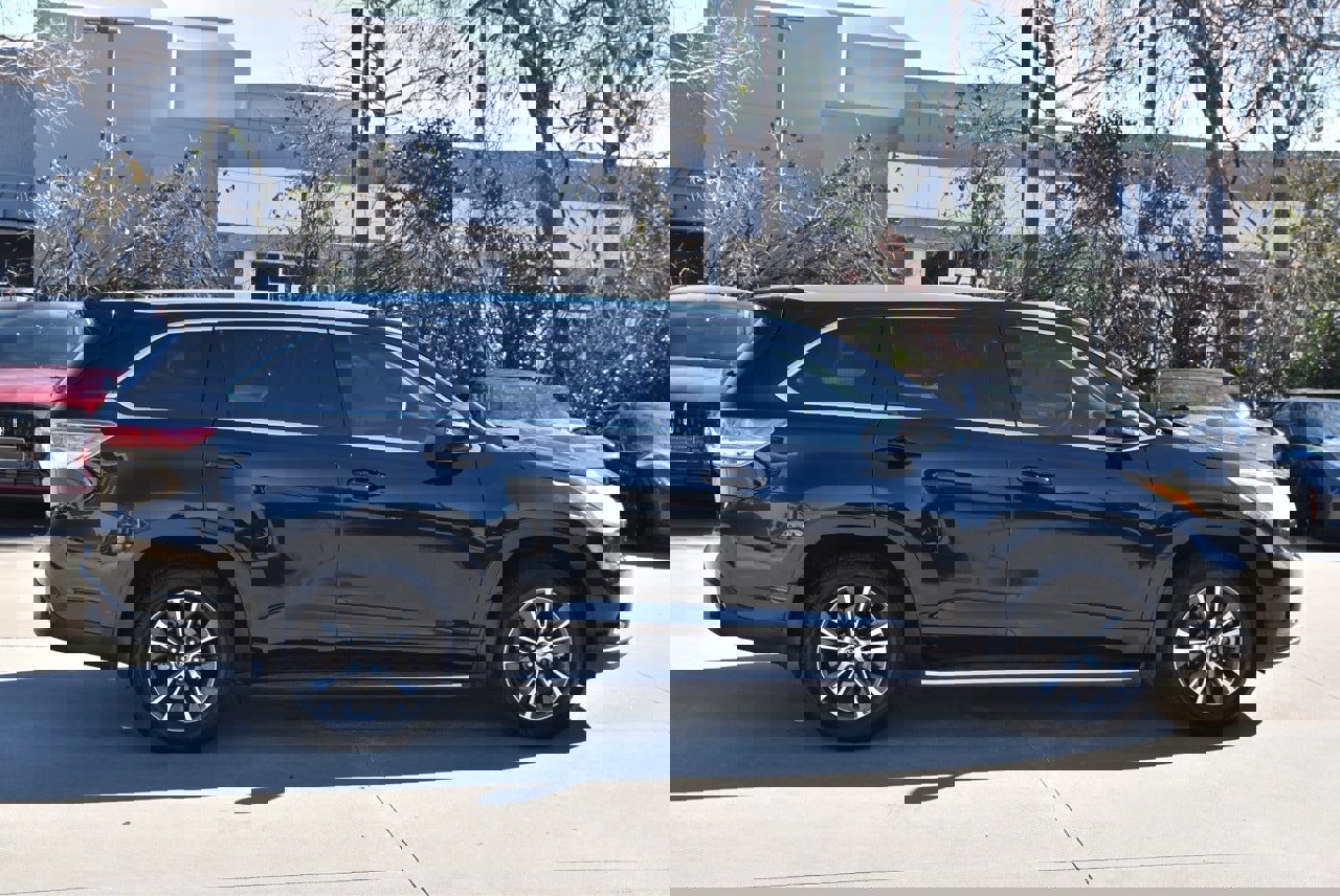 Used 2016 Toyota Highlander XLE image 6