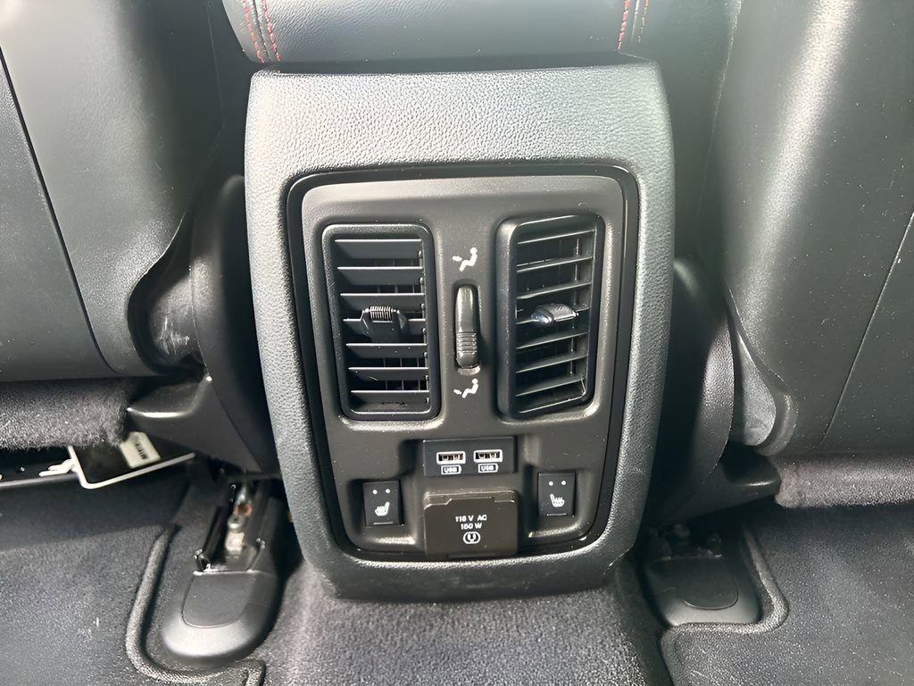 Used 2025 Dodge Durango GT image 23