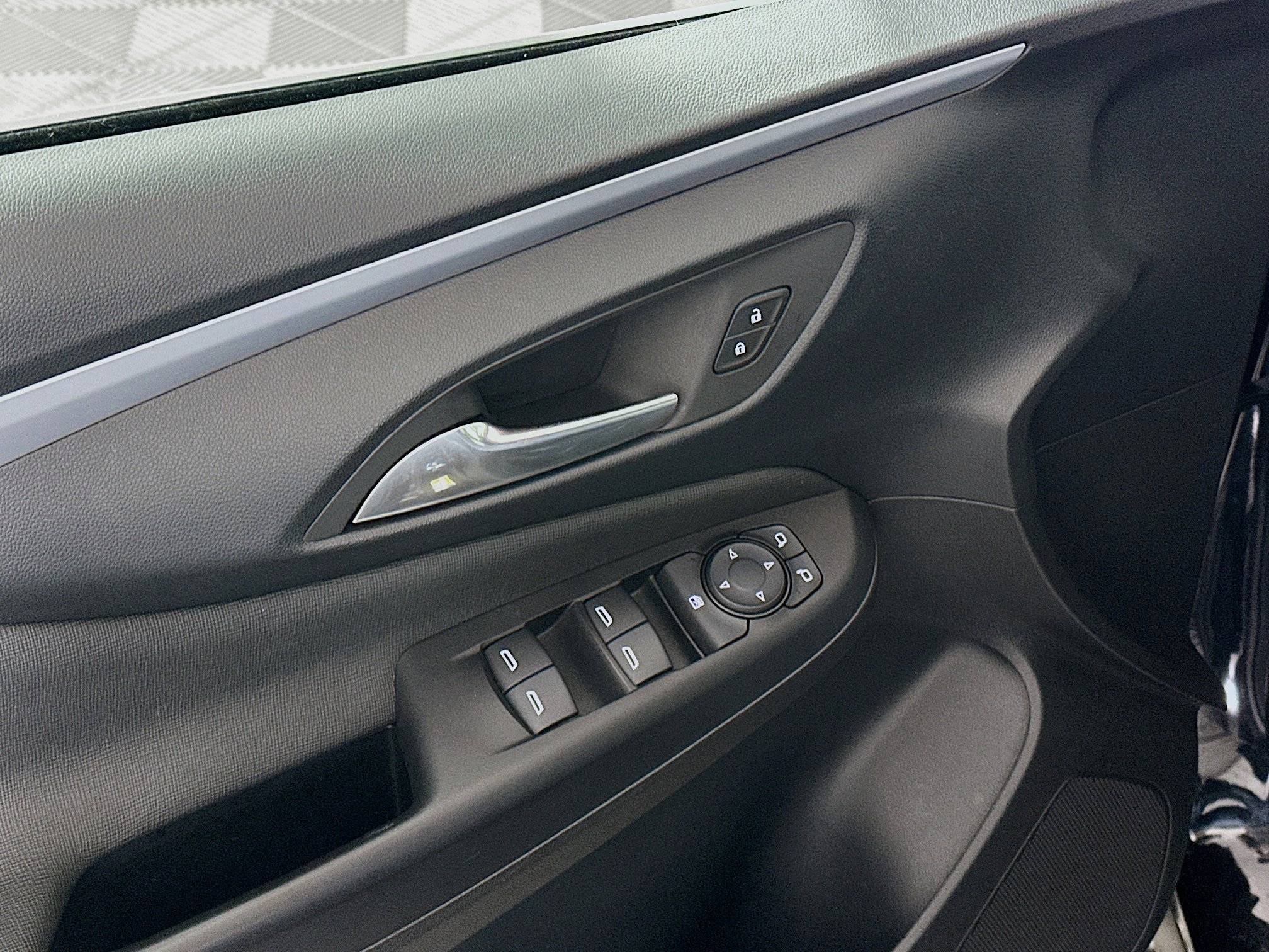 Used 2025 Buick Envista Preferred image 15