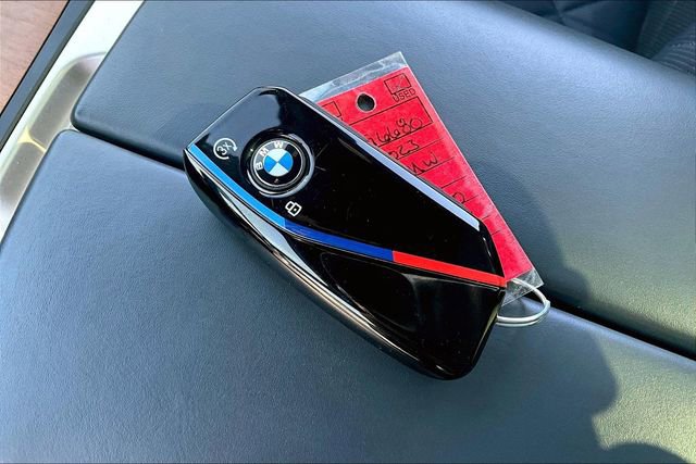 Used 2023 BMW iX M60 w/ Executive Package image 8