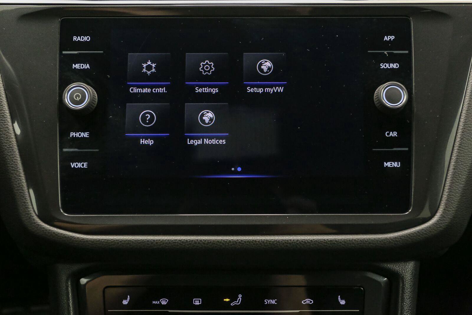 Certified 2024 Volkswagen Tiguan SE R-Line AWD/4WD image 32