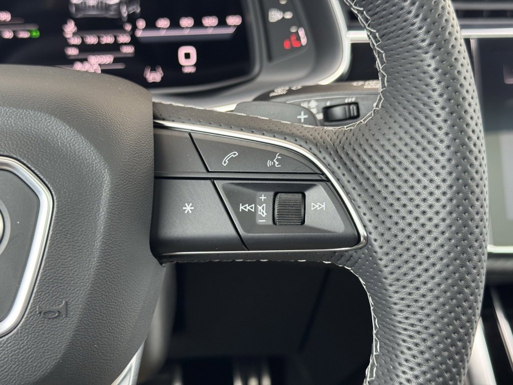 Used 2025 Audi SQ7 Prestige image 32