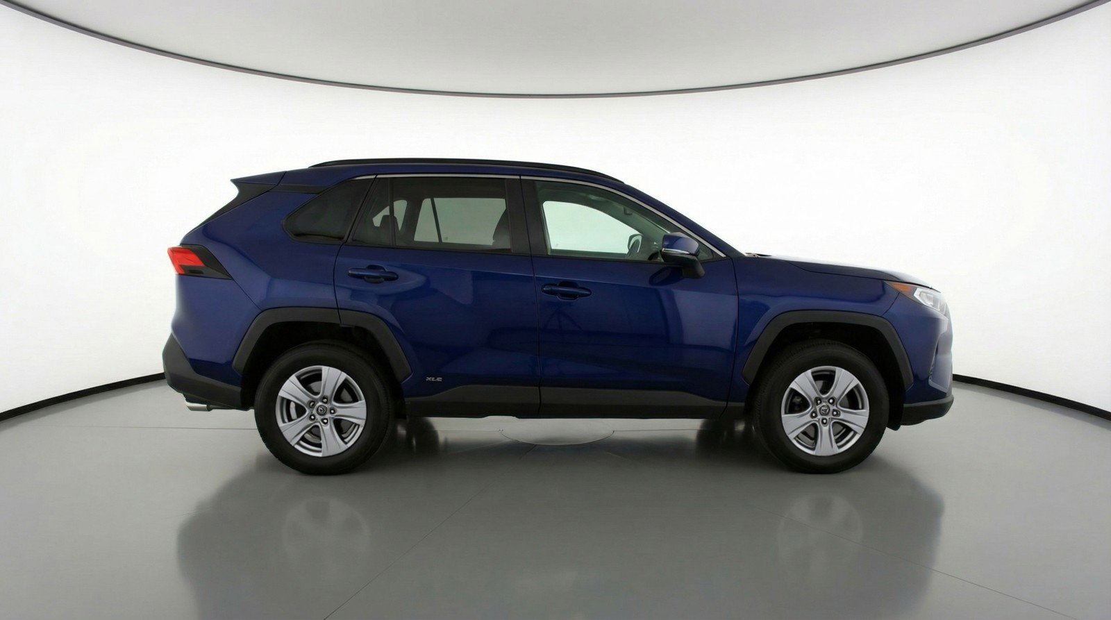 Used 2025 Toyota RAV4 XLE w/ Convenience Package image 11