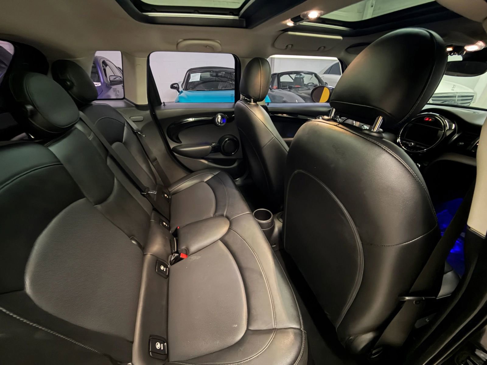 Used 2021 MINI Cooper 4-Door Hardtop image 19