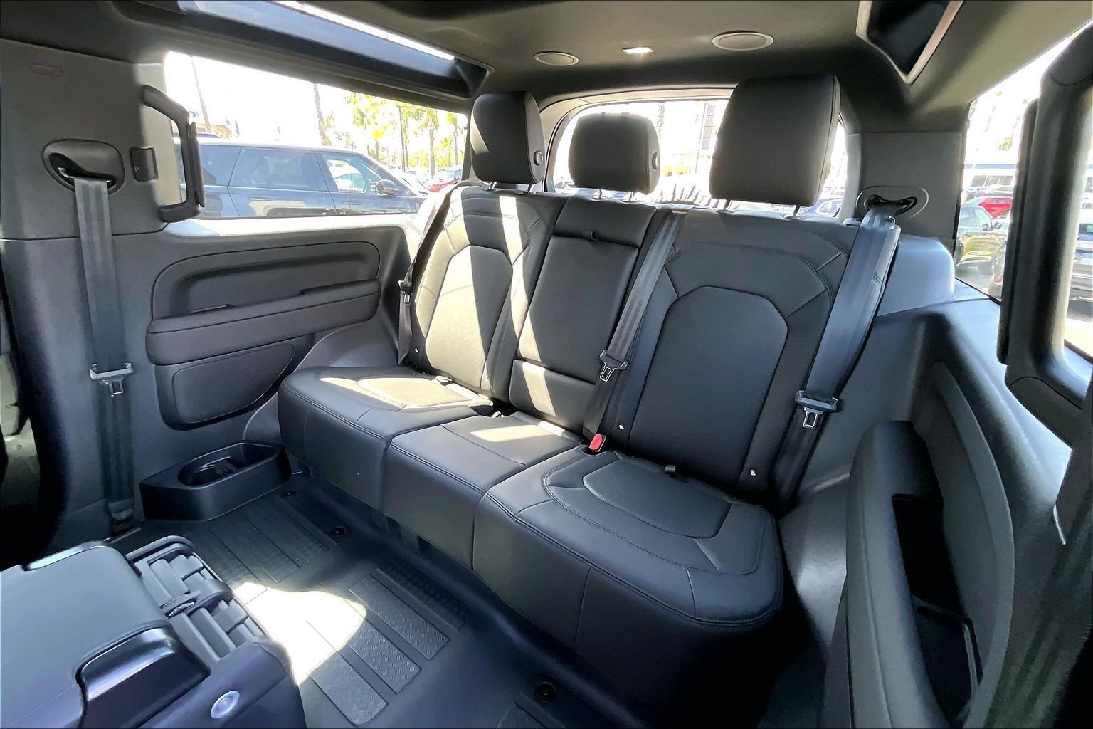 Used 2025 Land Rover Defender 90 X-Dynamic SE AWD/4WD image 26