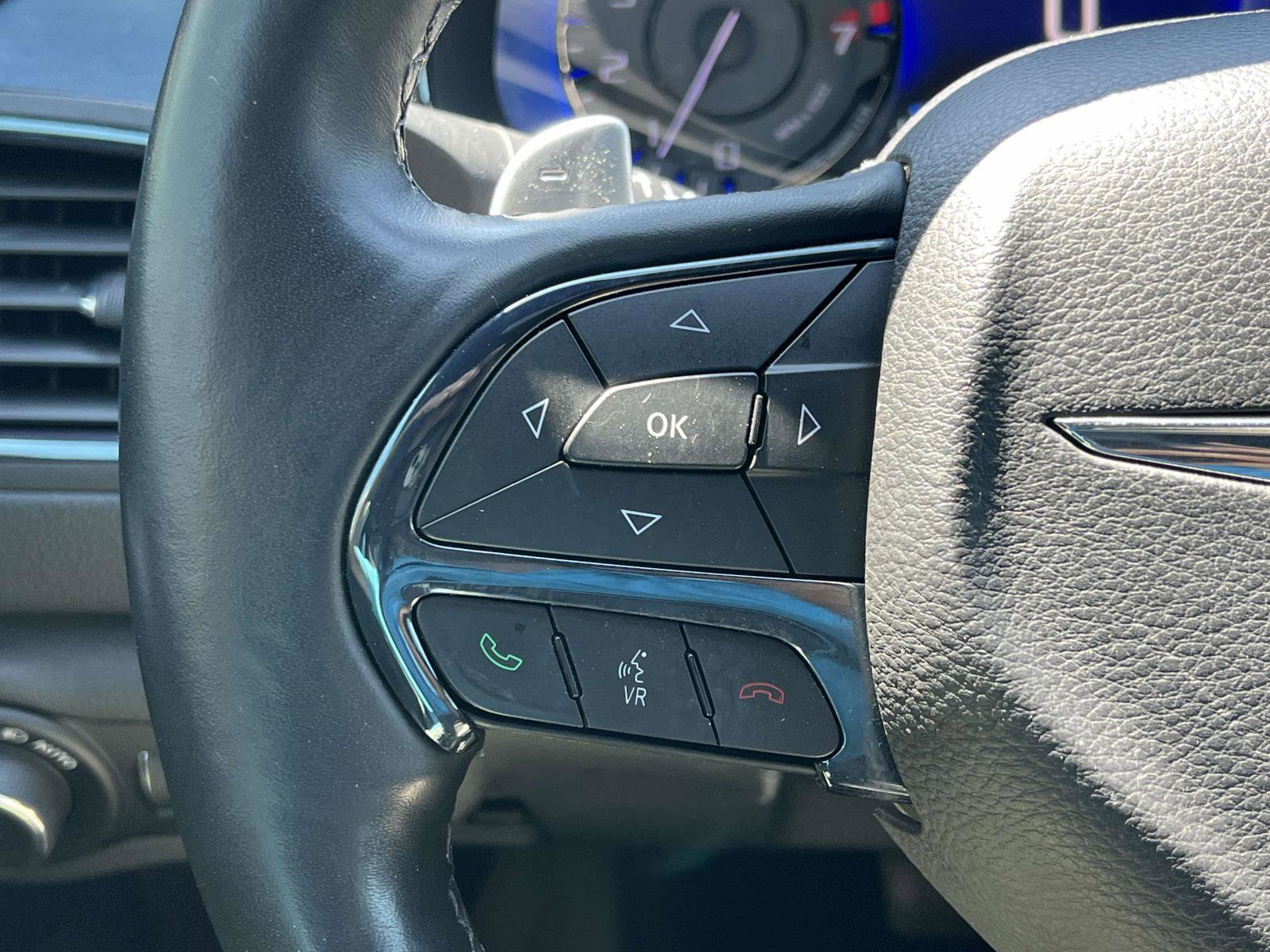 Used 2015 Chrysler 200 S w/ Navigation & Sound Group I image 18