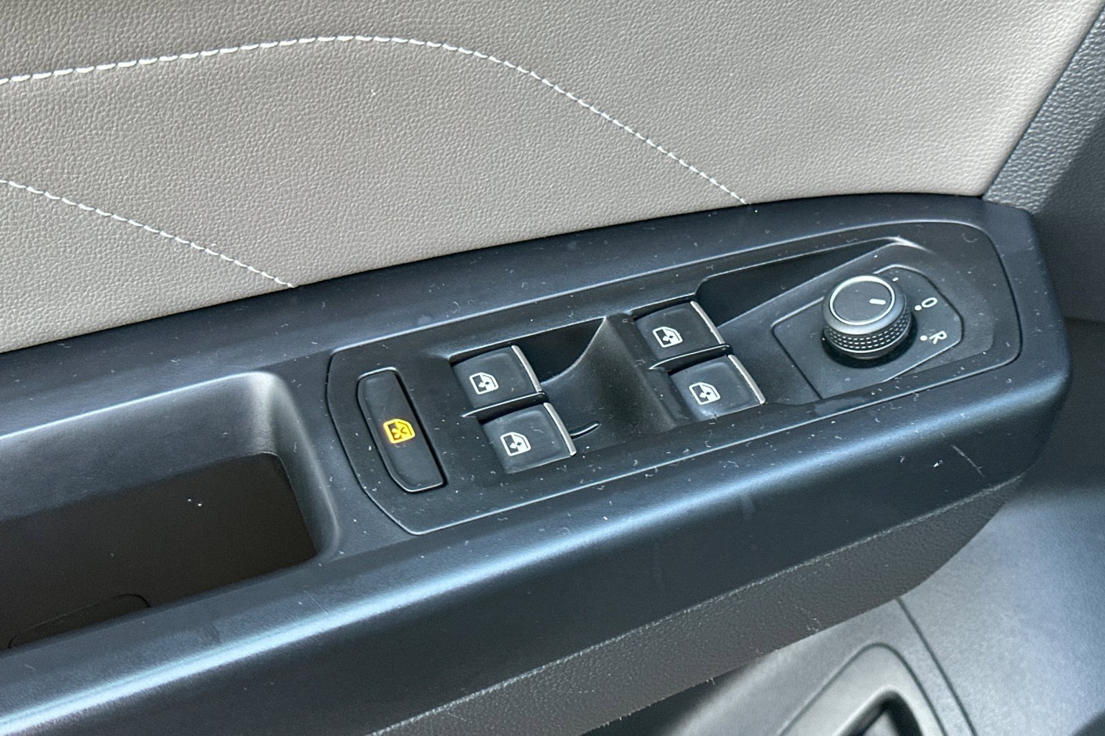 Used 2021 Volkswagen Atlas SE image 11