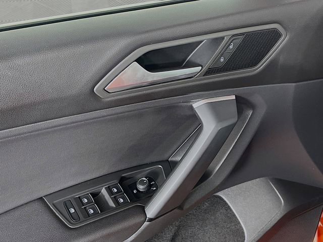 Used 2019 Volkswagen Tiguan SE image 11