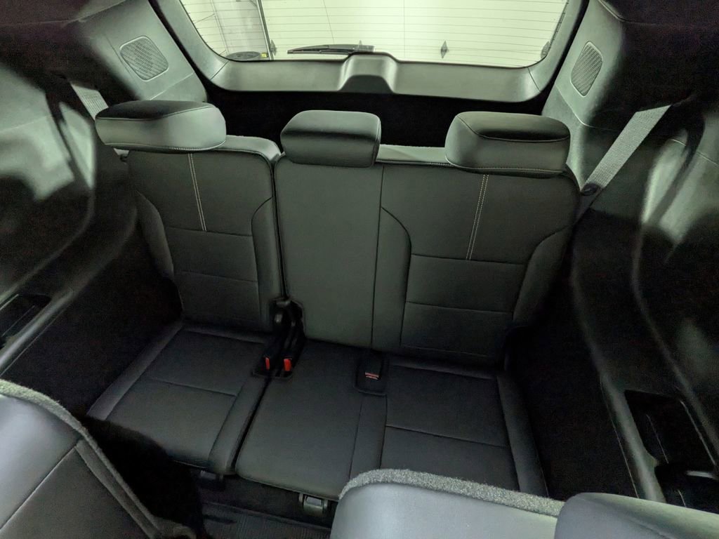 Certified 2025 GMC Acadia Elevation w/ Elevation Premium Package image 38