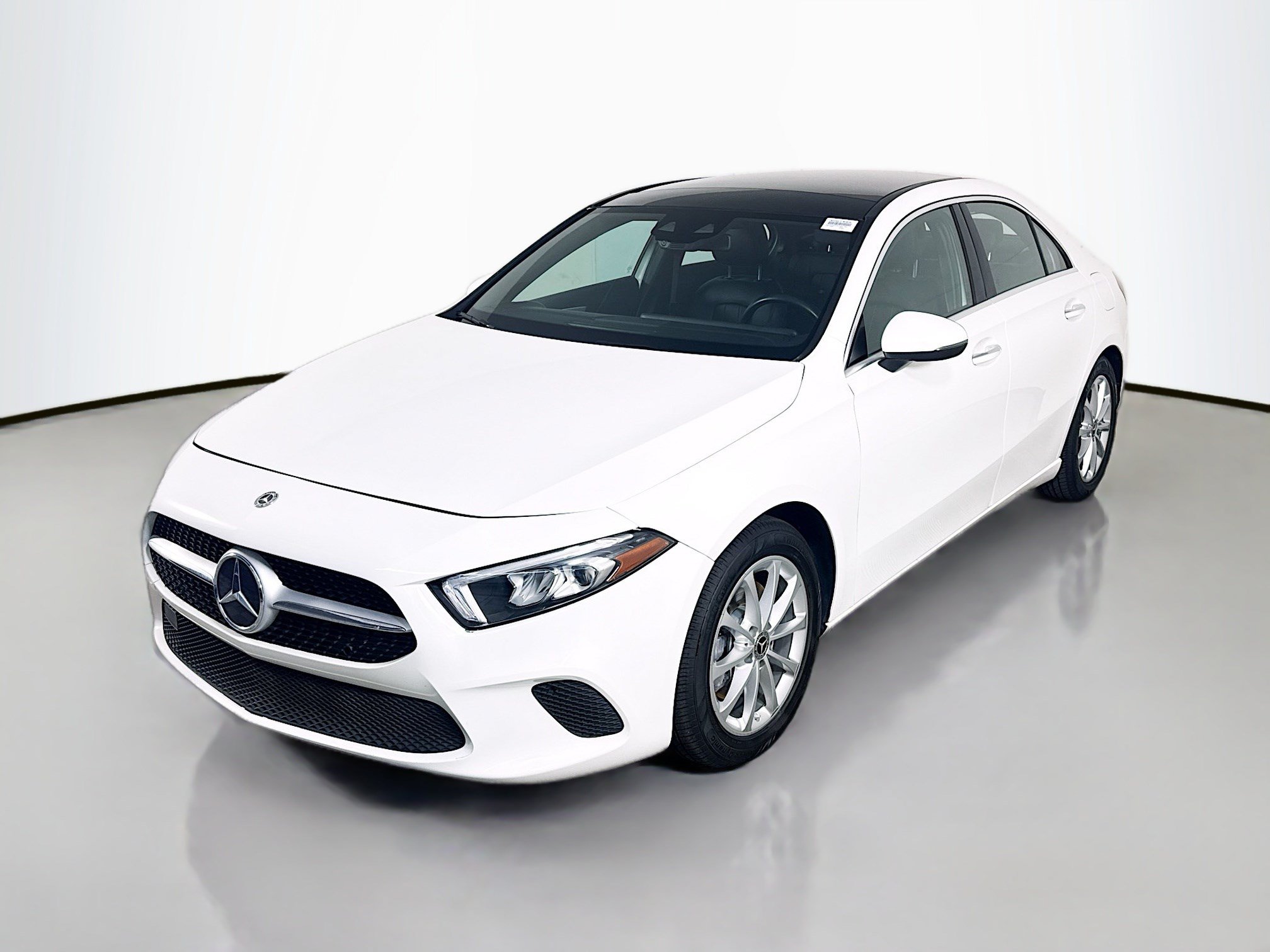 Used 2019 Mercedes-Benz A 220 w/ Premium Package image 4