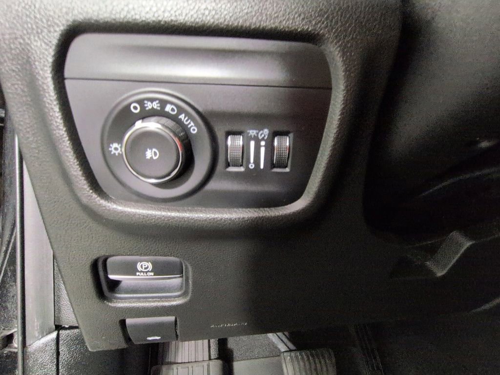 Certified 2021 Jeep Grand Cherokee L Limited AWD/4WD image 26