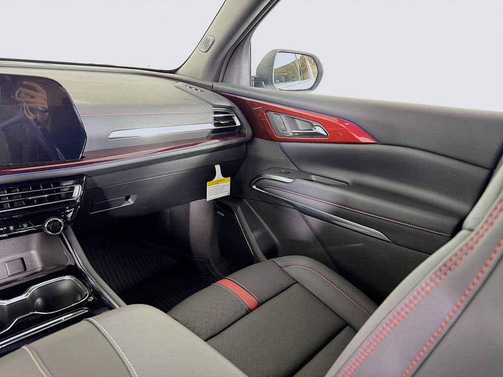 New 2026 Chevrolet Traverse RS w/ LPO, Floor Liner Package AWD/4WD image 20