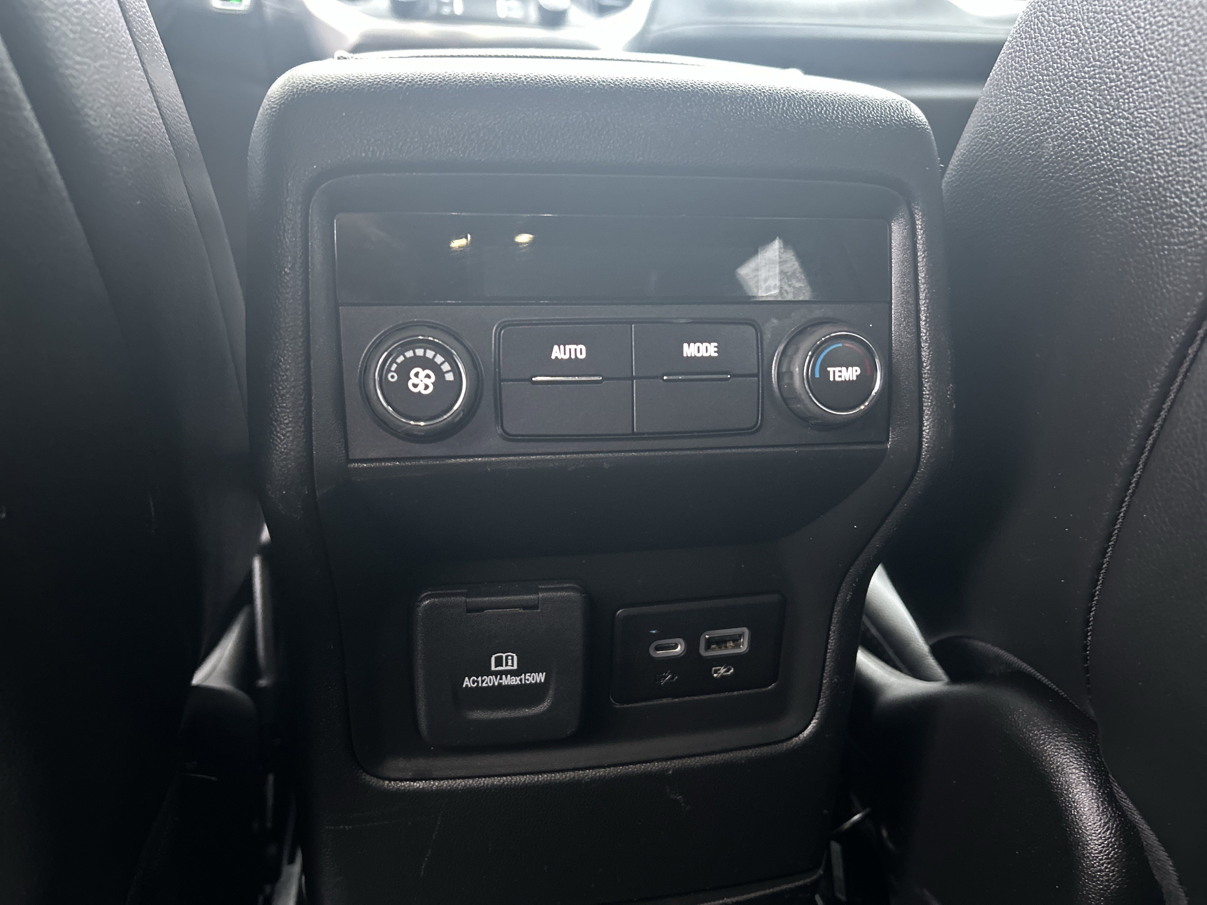 Used 2023 GMC Acadia SLT w/ Elevation Edition image 24