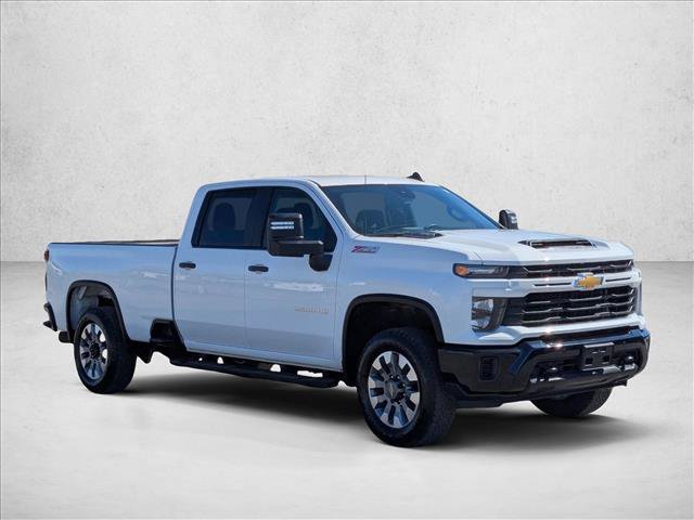 Used 2025 Chevrolet Silverado 2500 Custom w/ Custom Value Package AWD/4WD image 3