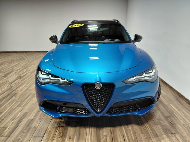 Used 2024 Alfa Romeo Stelvio Veloce image 24