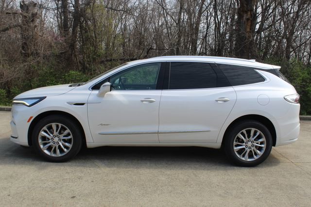 Used 2022 Buick Enclave Avenir w/ Avenir Technology Package image 2