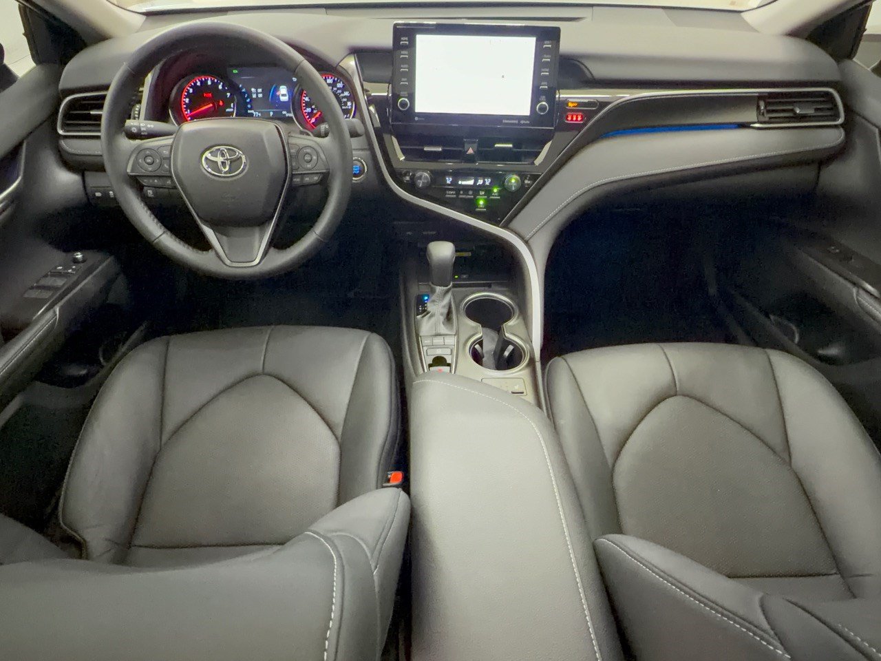 Used 2024 Toyota Camry XSE FWD image 17