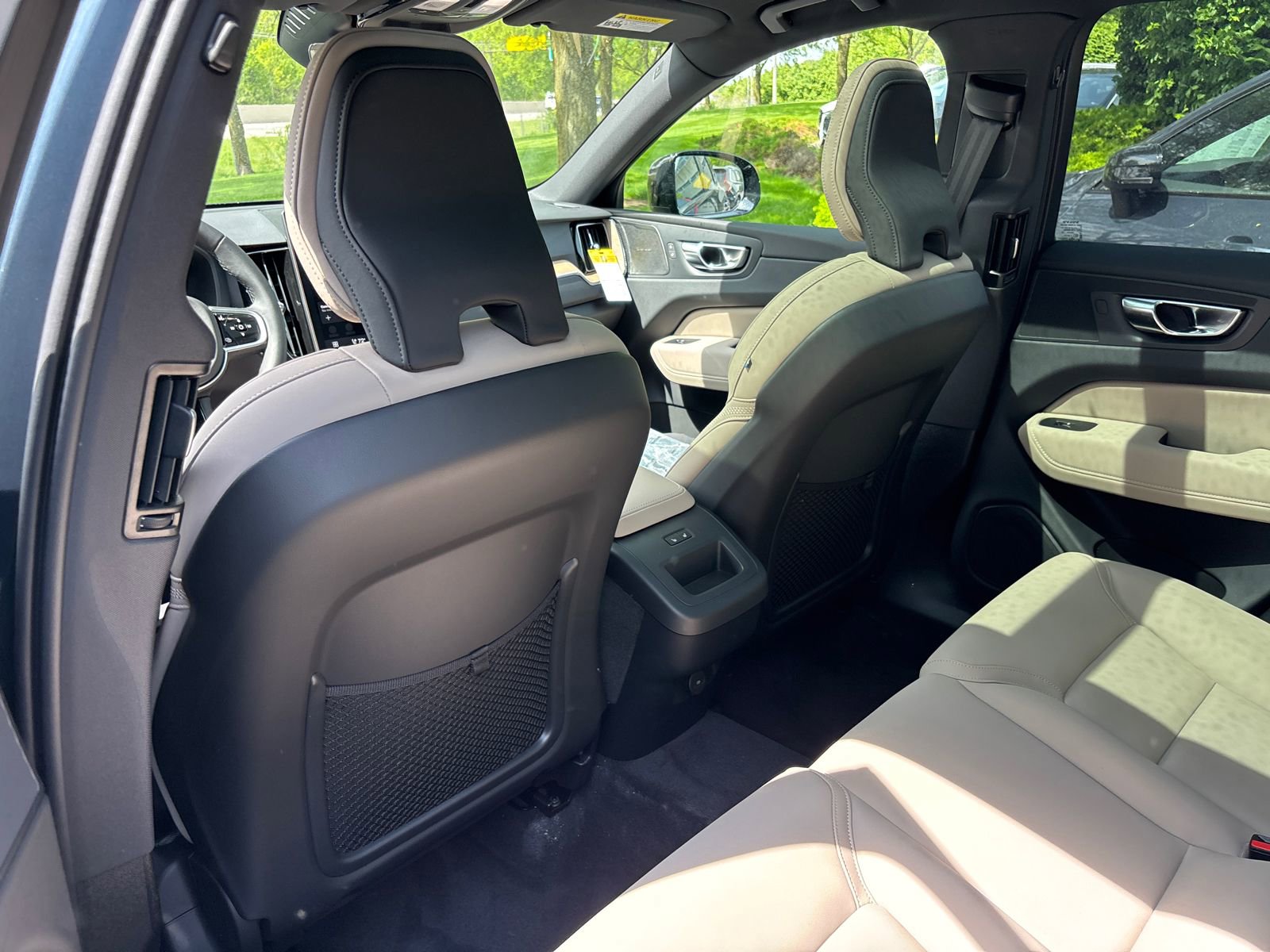 New 2026 Volvo XC60 B5 Plus w/ Protection Package Premier AWD/4WD image 24