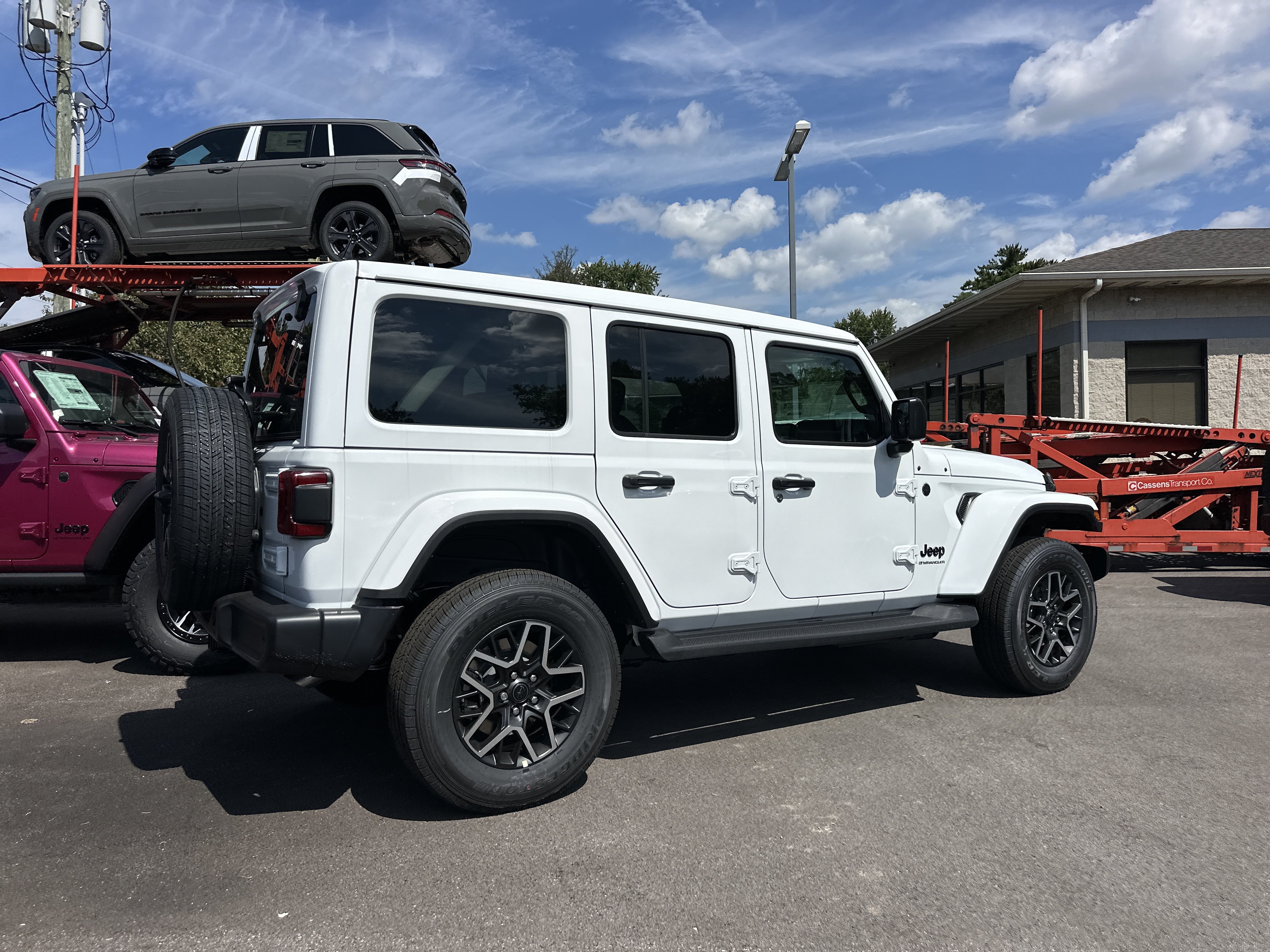 New 2027 Jeep Wrangler Unlimited Sahara AWD/4WD image 18
