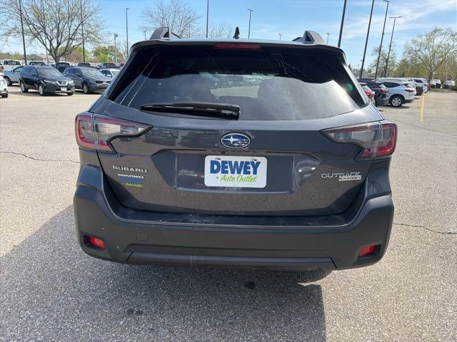 Used 2024 Subaru Outback Premium image 4