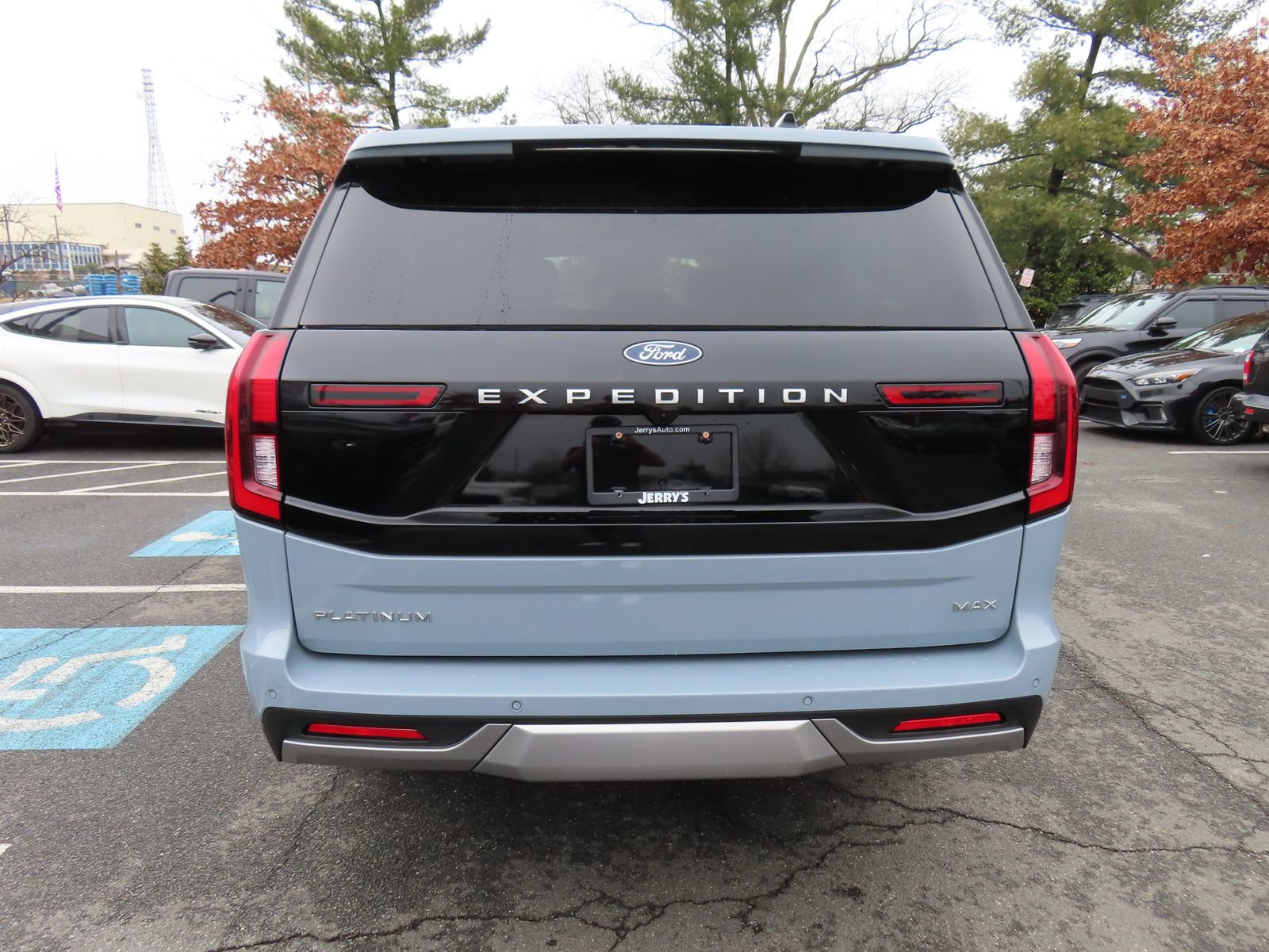 Certified 2025 Ford Expedition Max Platinum w/ Driver's Package image 6