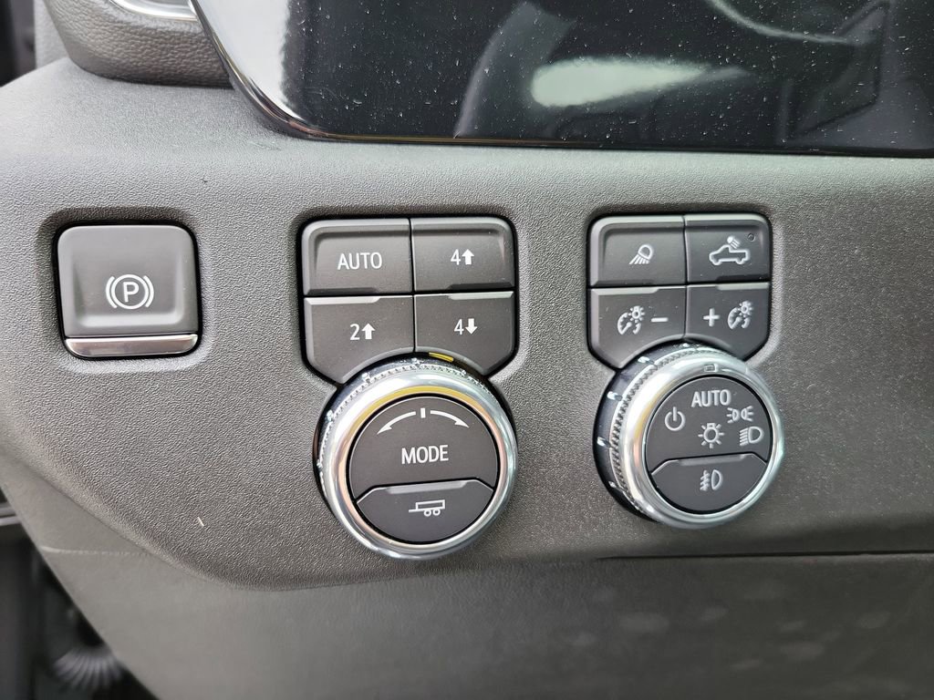 New 2025 GMC Sierra 3500 SLT w/ SLT Convenience Package image 26