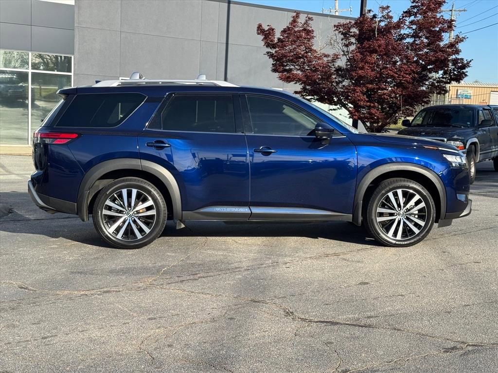 Certified 2024 Nissan Pathfinder Platinum image 2