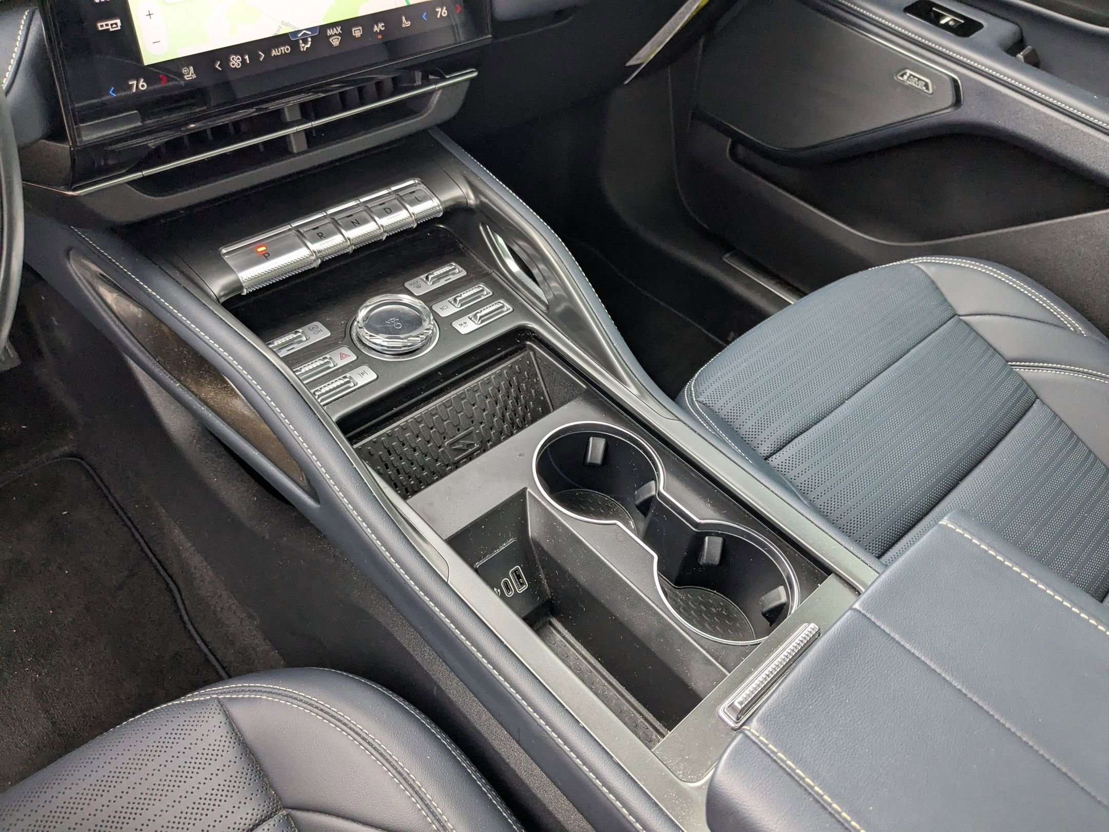 Used 2025 Lincoln Nautilus Reserve image 19