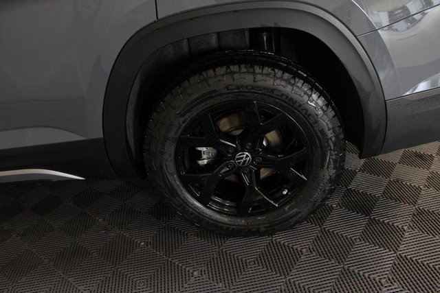 New 2024 Volkswagen Atlas Peak Edition SEL image 23