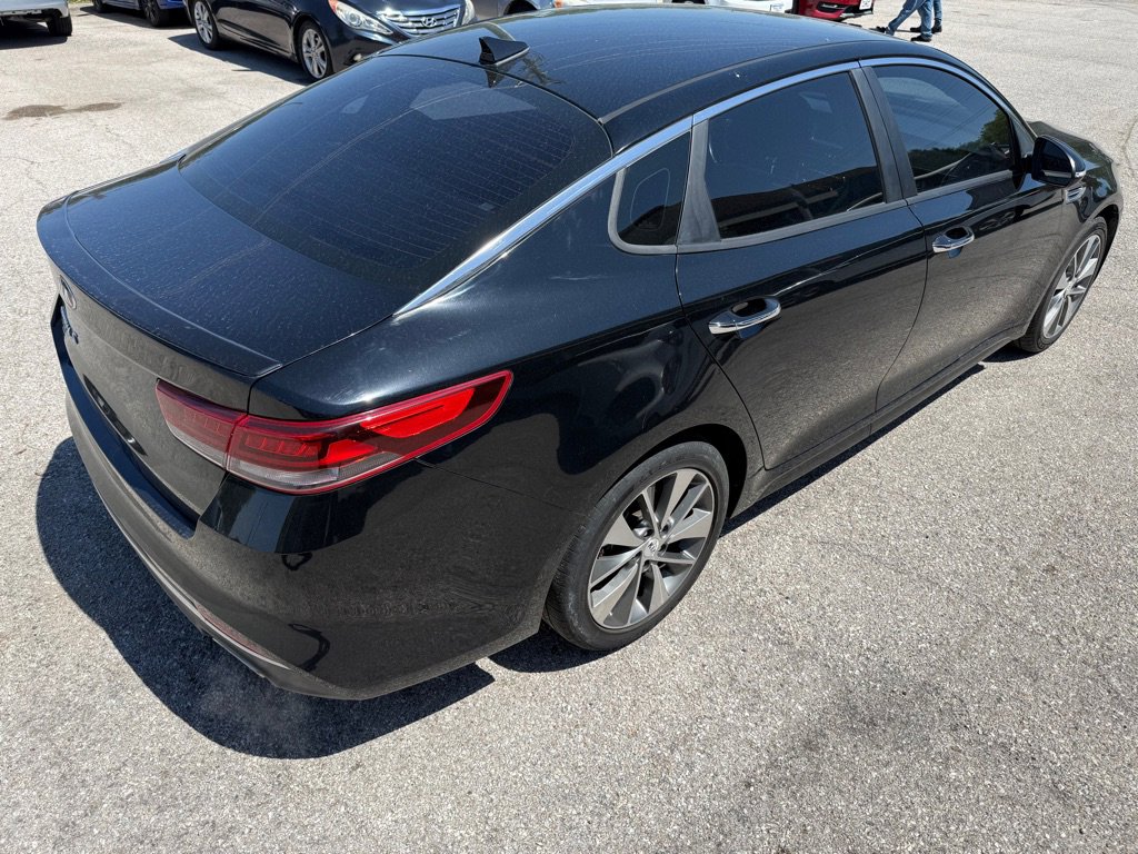 Used 2018 Kia Optima S w/ 18" Alloy Wheels Package FWD image 6