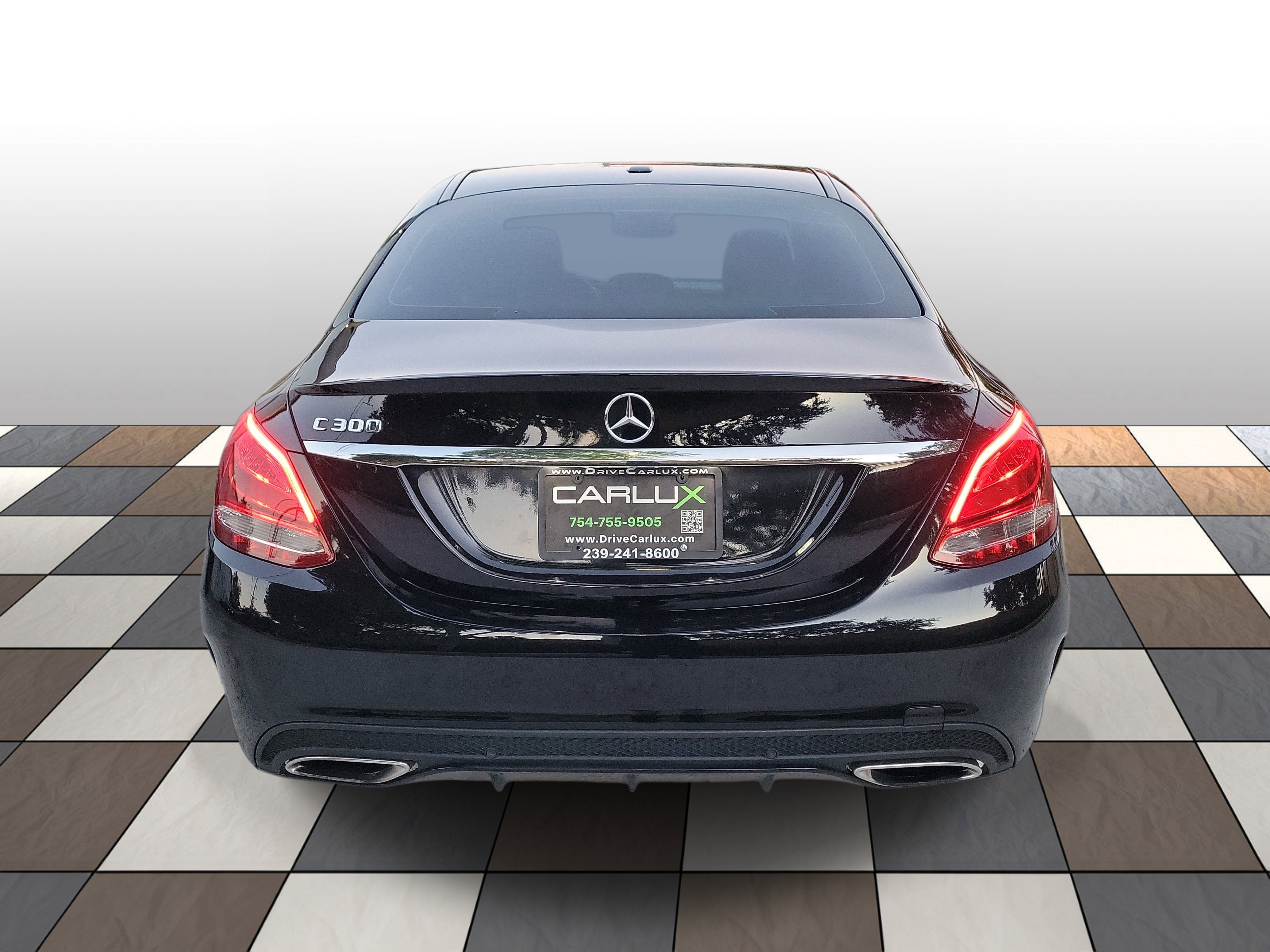 Used 2018 Mercedes-Benz C 300 Sedan image 4