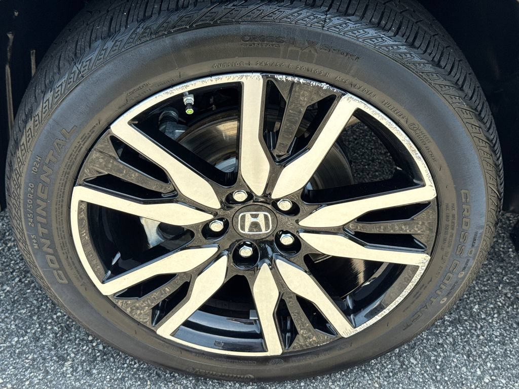 Used 2020 Honda Pilot Touring image 11