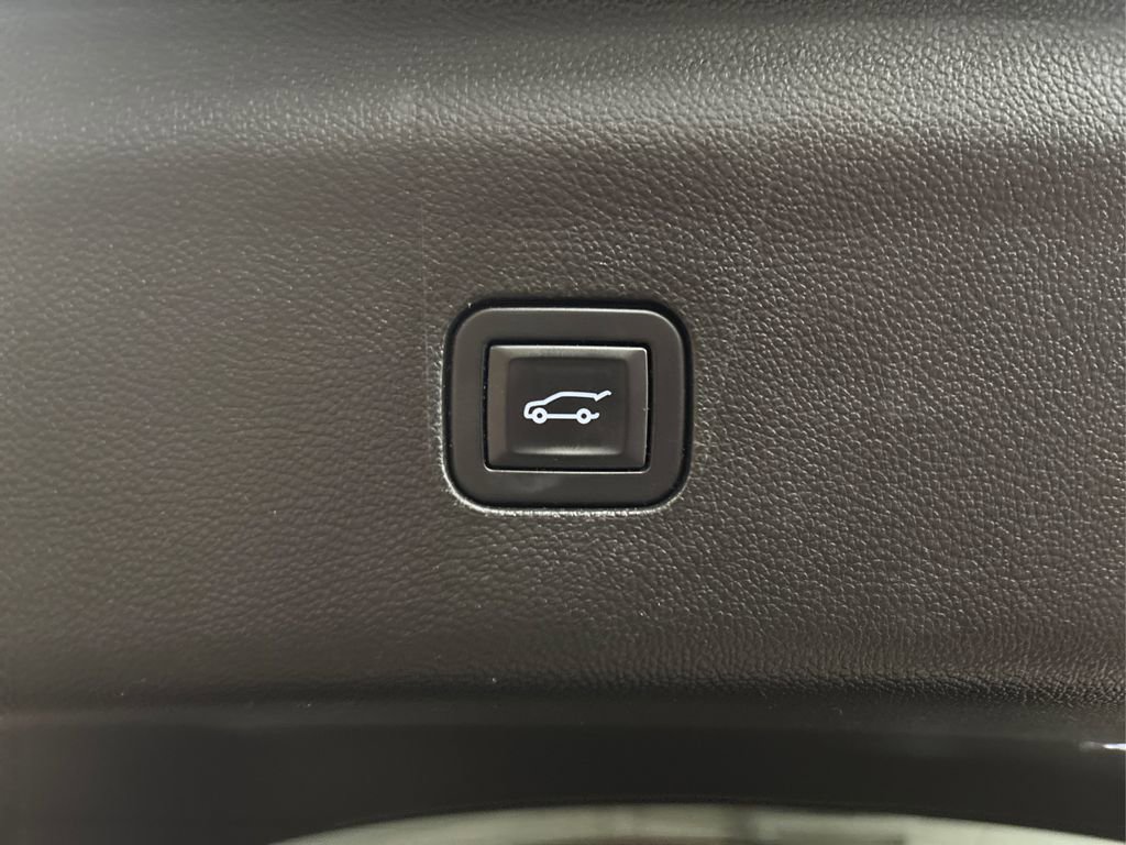 Used 2019 Buick Enclave Essence w/ LPO, Cargo Package image 14